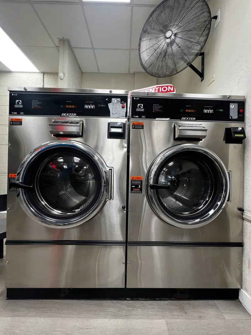 Extra-large 8-load Dexter washers for big loads